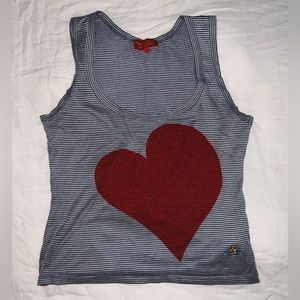SOLD✨Vivienne Westwood heart top